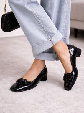 Etienne Aigner Gardener Black Leather Shoes Patent Pumps Block Heel Sz 8